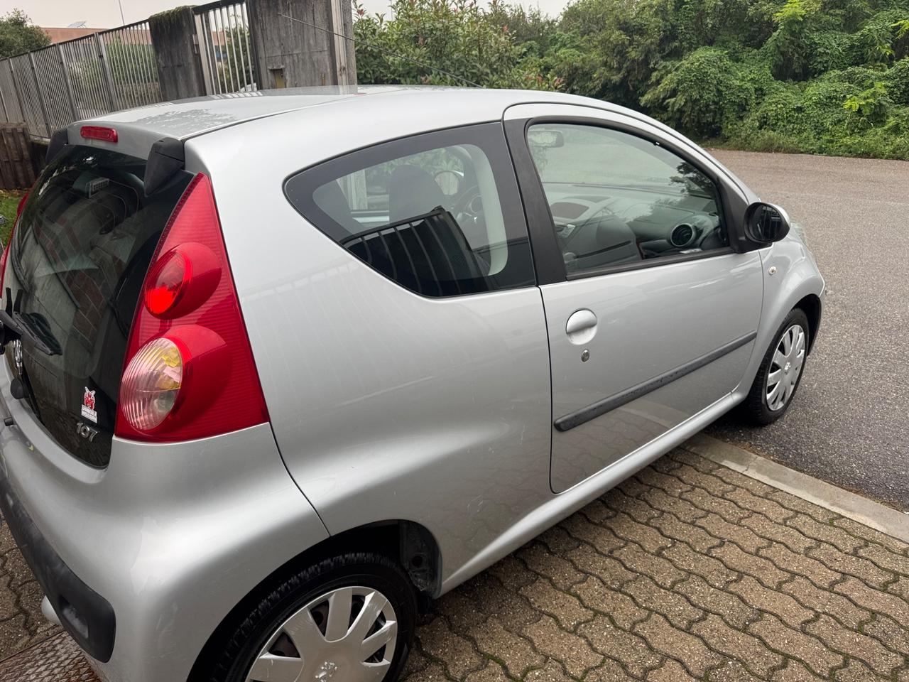 Peugeot 107 1.0 68CV 3p. Neopatentati