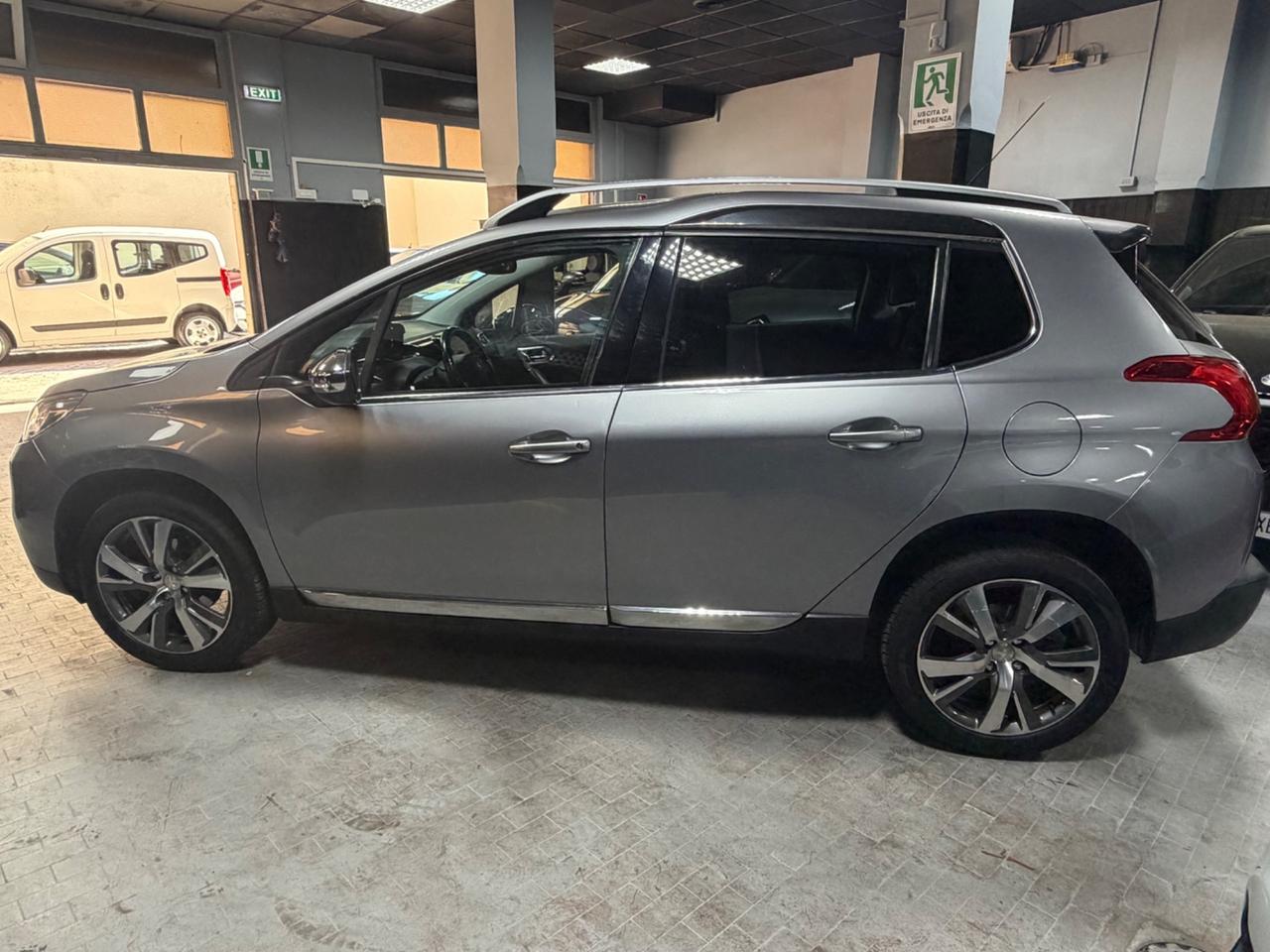 Peugeot 2008 BlueHDi 100 Allure