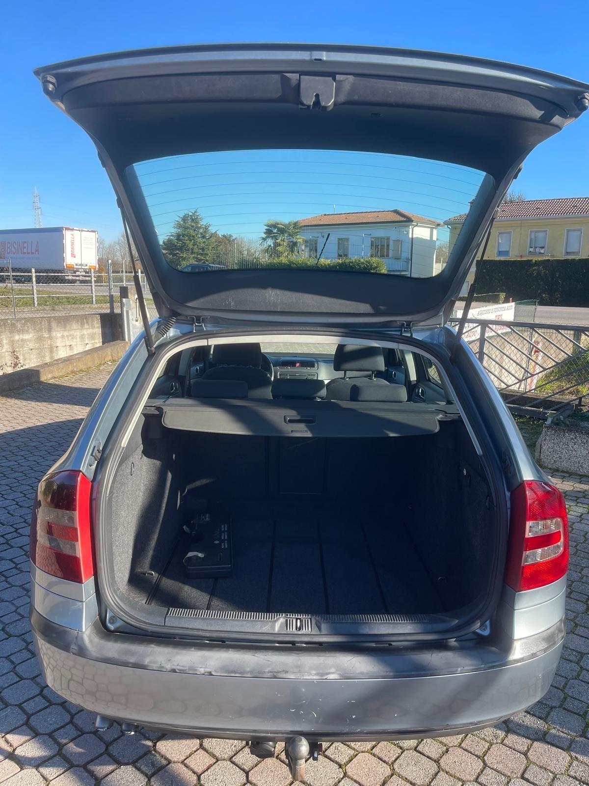 Skoda Octavia 1.9 TDI Elegance GANCIO TRAINO