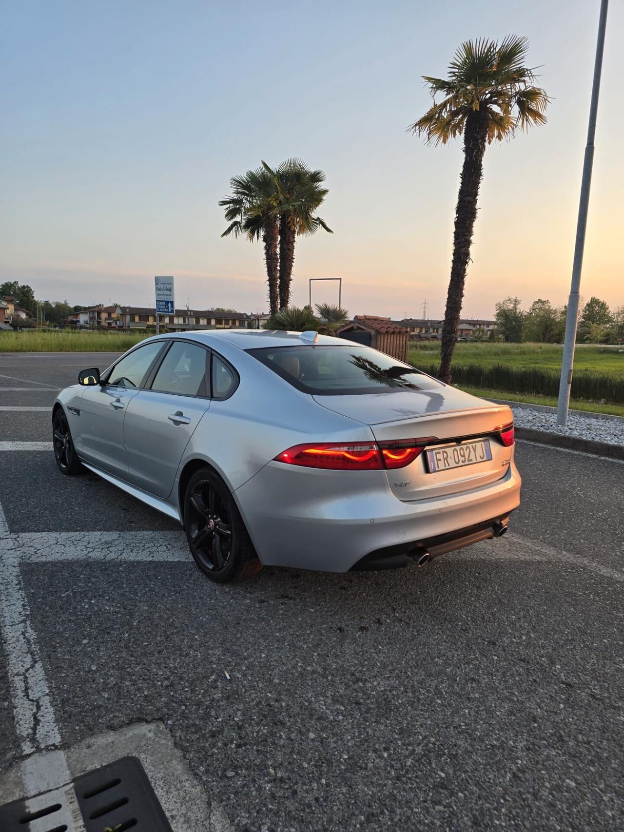 Jaguar XF 2.0 D 240 CV AWD aut. R-Sport