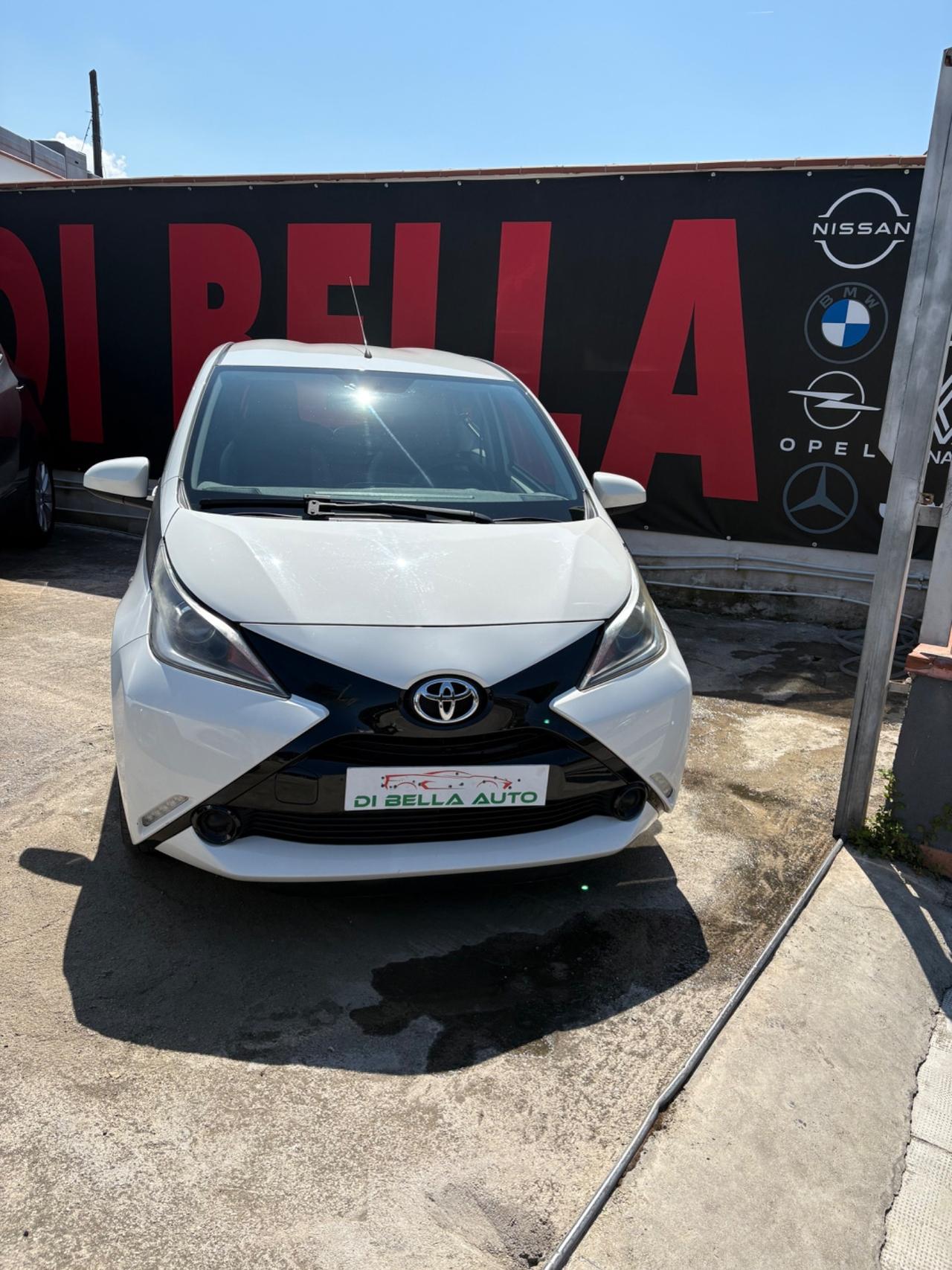 Toyota Aygo 1.0 VVT-i 69 CV 5 porte x-clusiv