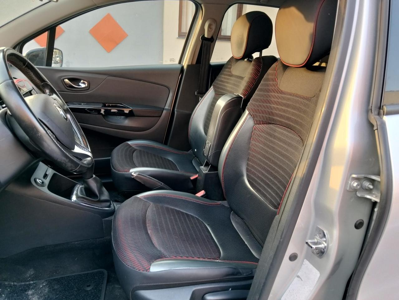 Renault Captur 1.5 DCI 90cv Hypnotic 2017 Sinistrata