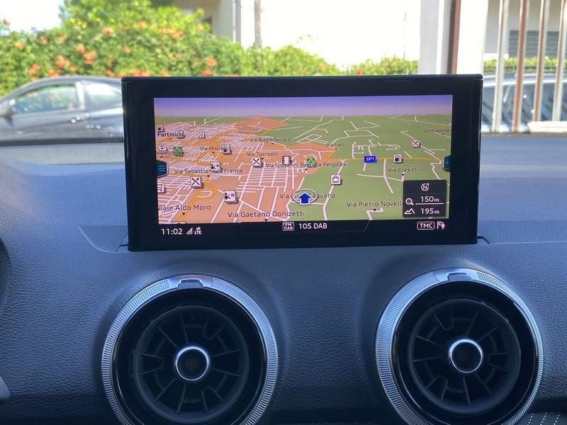 Audi Q2 S Line interno ed esterno 2.0 TDI 150CV s-tronic 35