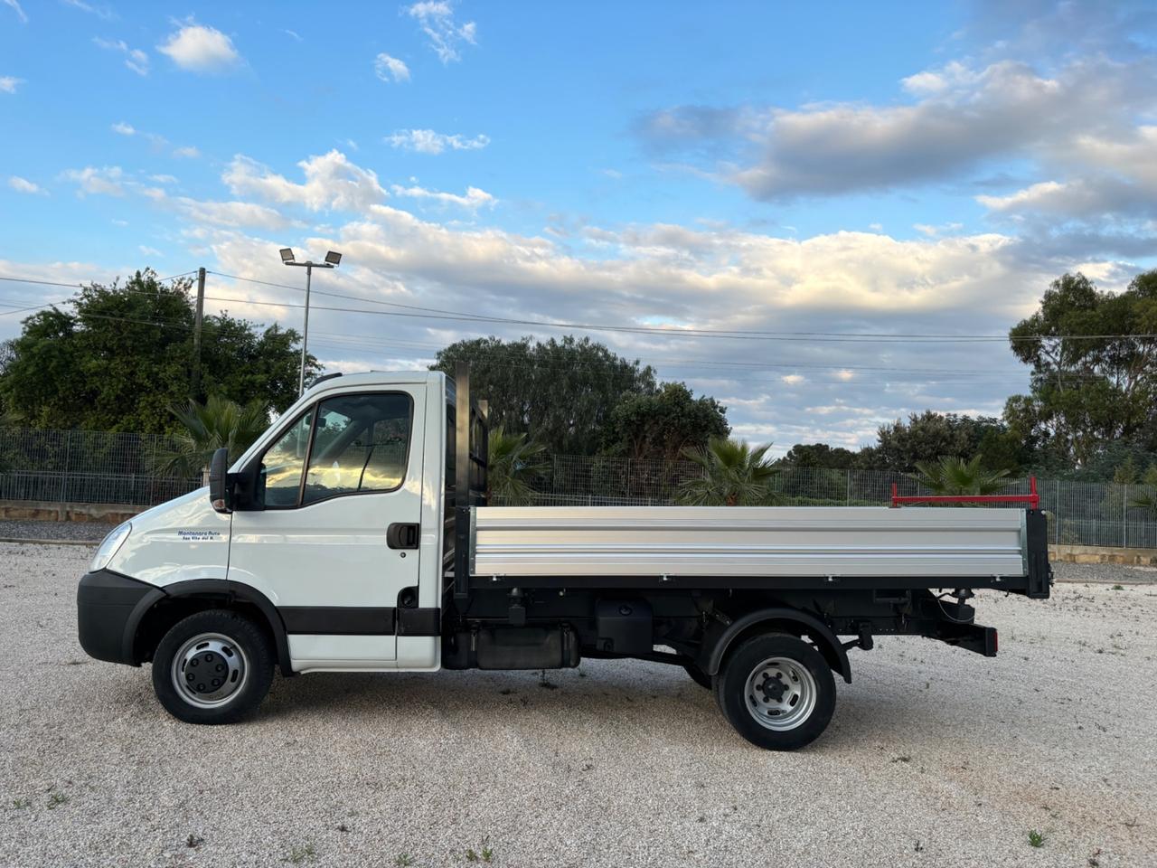 Iveco Daily 35C18 RIBALTABILE TRILATERALE