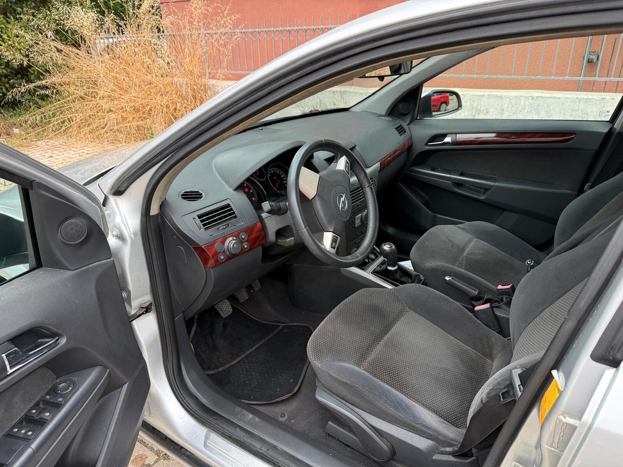Opel Astra 1.7 CDTI 101CV 5 porte Cosmo