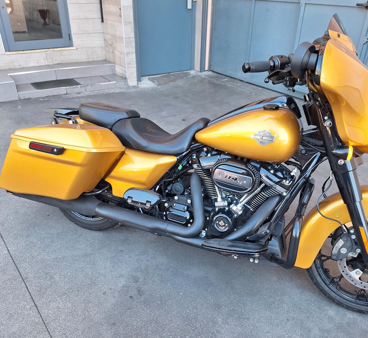 Harley-davidson Touring Street Glide Gold 114