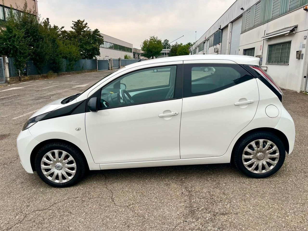 Toyota Aygo 1.0benz 2015 163.000km neopatentati