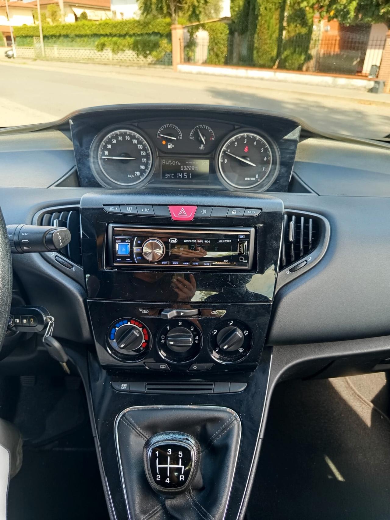 Lancia Ypsilon 1.2 69 CV 5 porte Mya