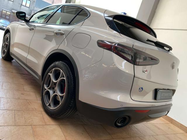 Alfa Romeo Stelvio Stelvio 2023 2.0 t Sprint Q4 280cv auto