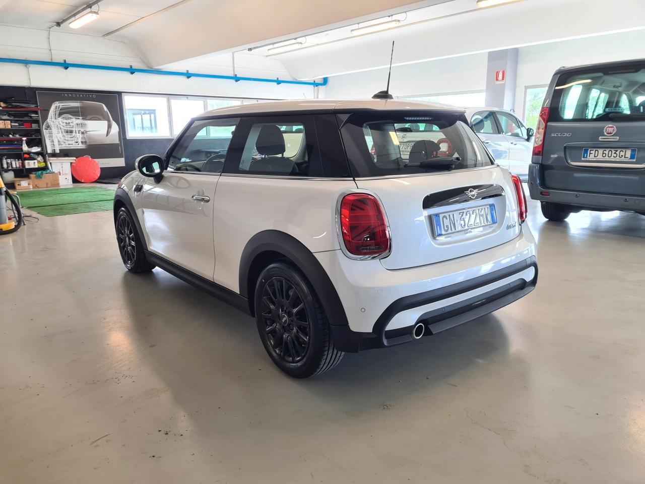 Mini 1.5 Cooper Essential