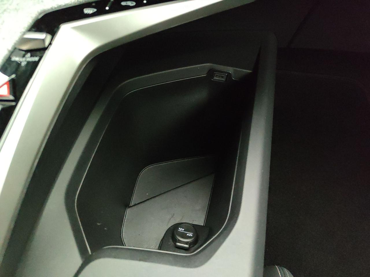 PEUGEOT 3008 III 2024 1.2 HYBRID 145CV ALLURE E-DCS6