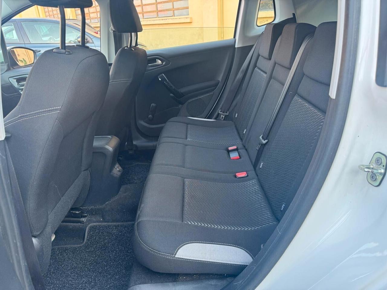 Peugeot 2008 Anno 2014 1.2 Benzina 82 CV 37.000 KM