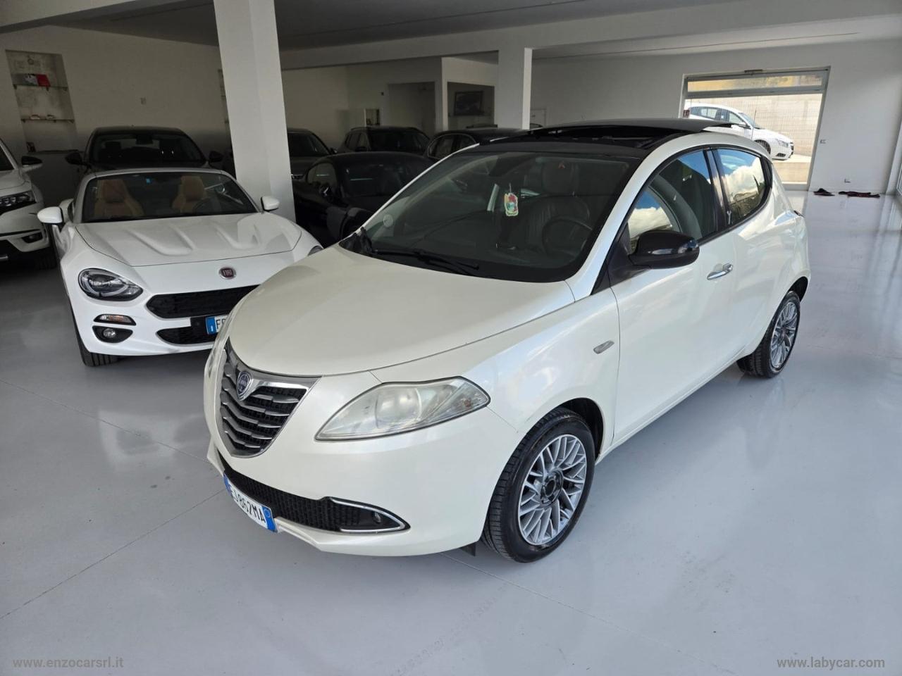 LANCIA Ypsilon 1.3 MJT 95 CV 5p. S&S Platinum TETTO APRIBILE