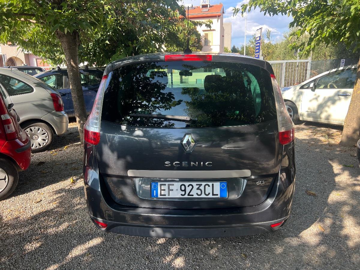 RENAULT - Scénic 1.5 dci Confort c/TomTom 7 posti