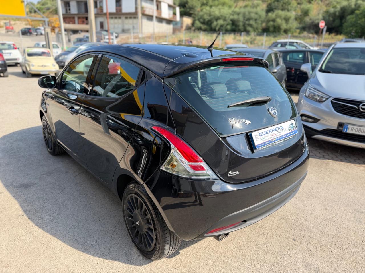 Lancia Ypsilon 1.2 69 CV 5 porte Km Certificati