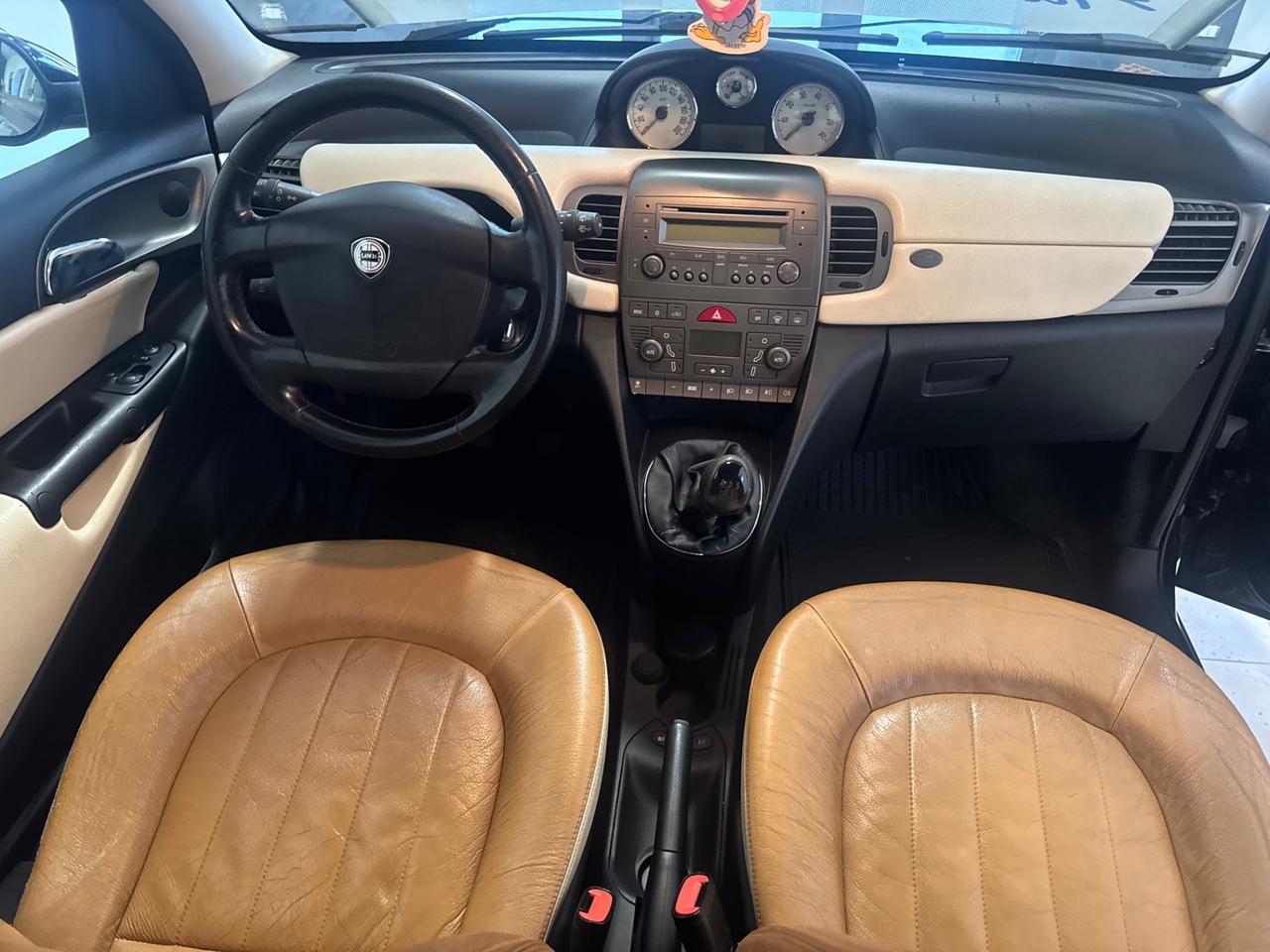 Lancia Ypsilon 1.3 MJT 75 CV Platino
