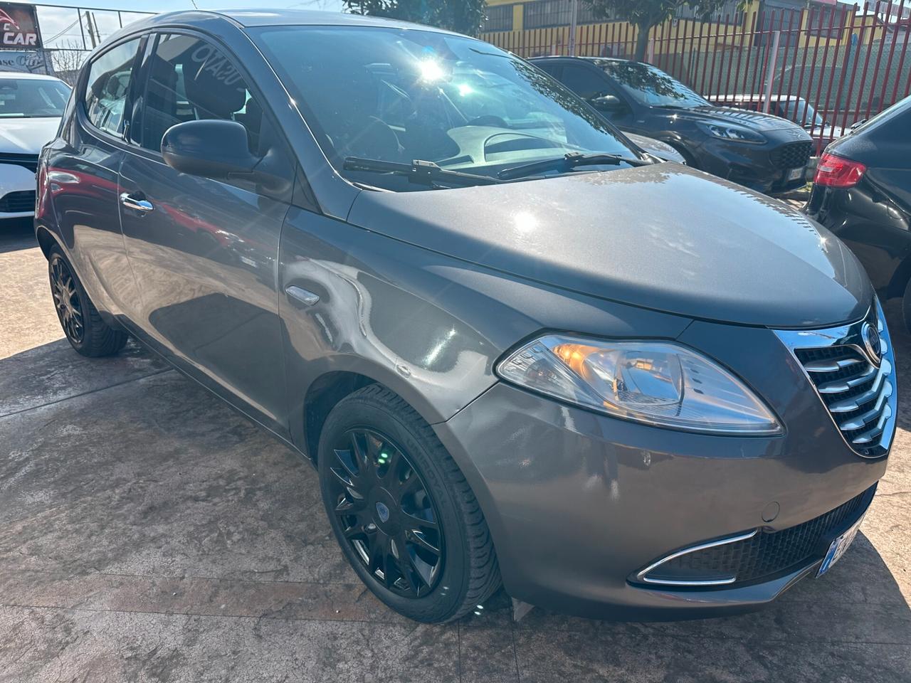 LANCIA YPSILON GOLD TAGLIANDI FINANZIAMENTO