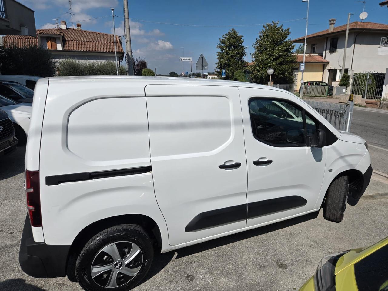 PEUGEOT PARTNER BLUE HDI 1.5 102 cv IVA DETRAIBILE -PROMO OTTOBRE GA FIN&SAFE-
