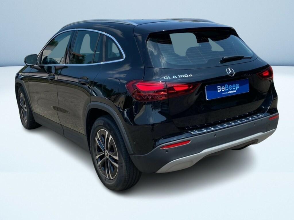 Mercedes GLA 180 180 D Advanced 8G-DCT