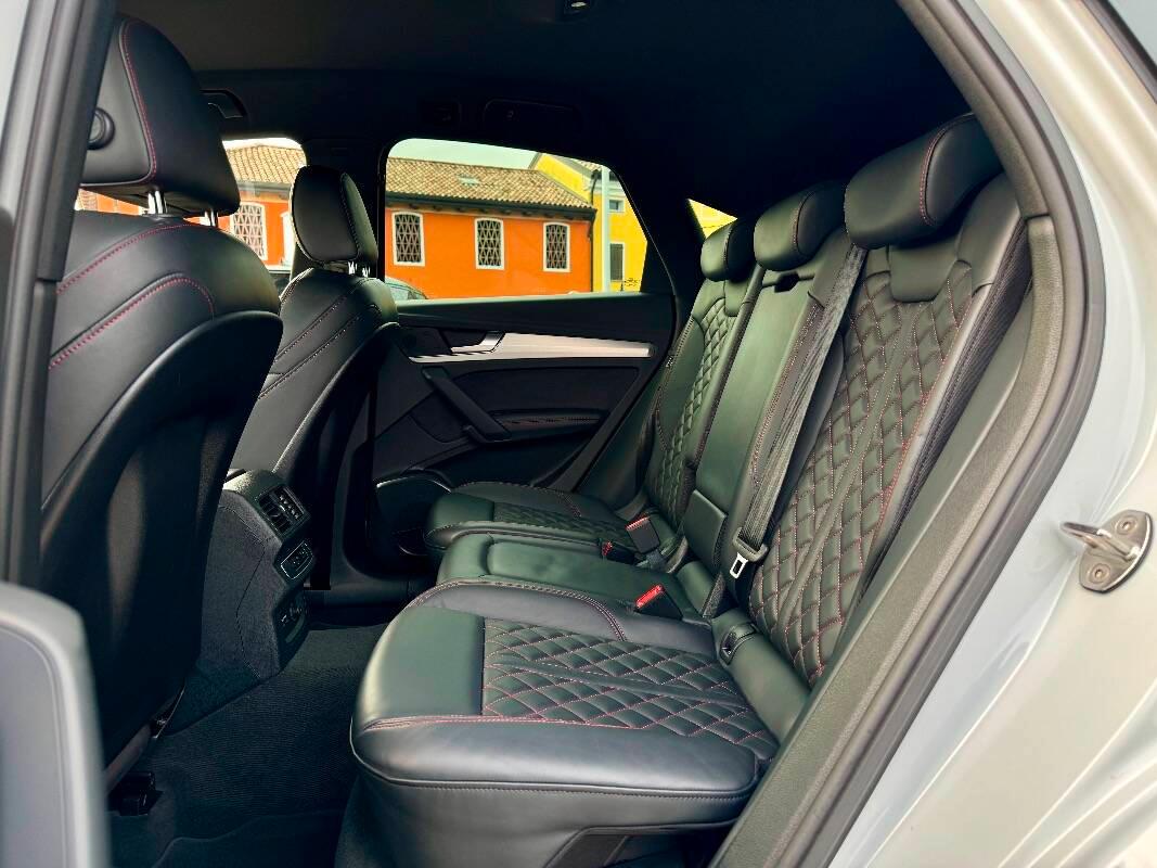 Audi Q5 Sportback 40 2.0 tdi mhev 12V S line quattro s-tronic