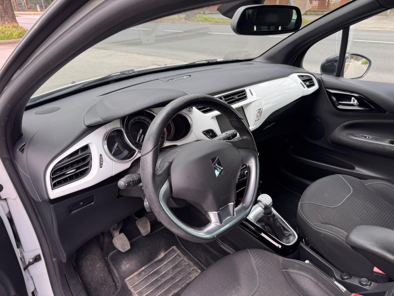 DS3 3 1.4 HDi 92 CV Just Black neopaten garanzia 12 me