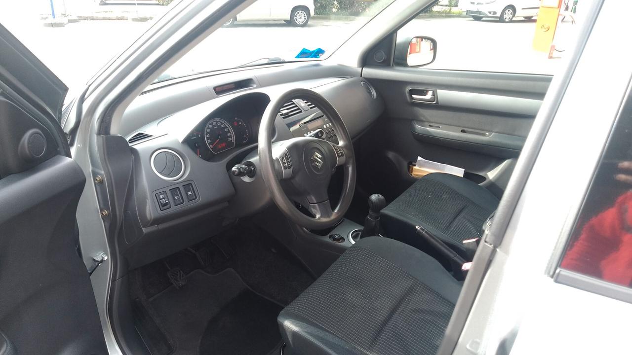 Suzuki Swift 1.3 5p. GL neopatentati 2006 perfetta