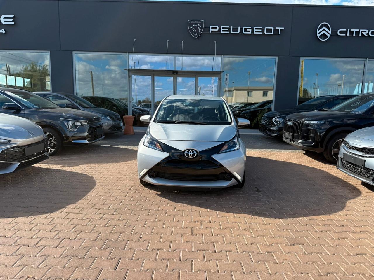 Toyota Aygo 1.0 VVT-i 69 CV 5 porte x-play