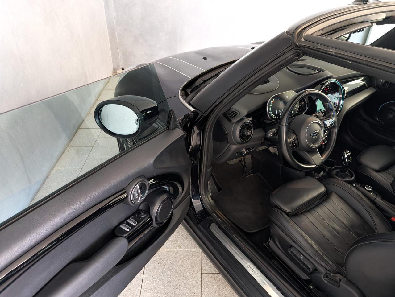 Mini Cooper Cabrio 1.5 Cooper Premium Plus
