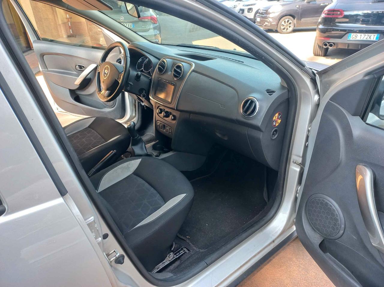 Dacia Sandero 1.5 dCi 8V 75CV Lauréate N1