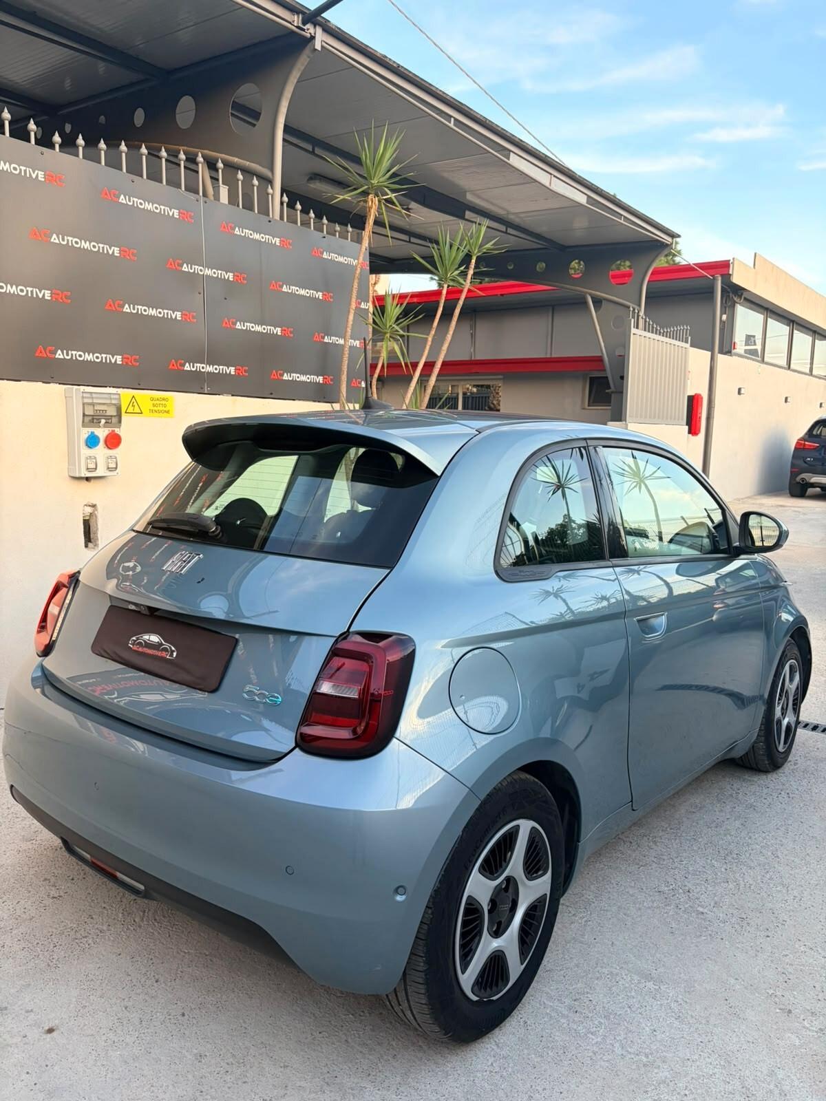 Fiat 500 500e Berlina 42 kWh Passion
