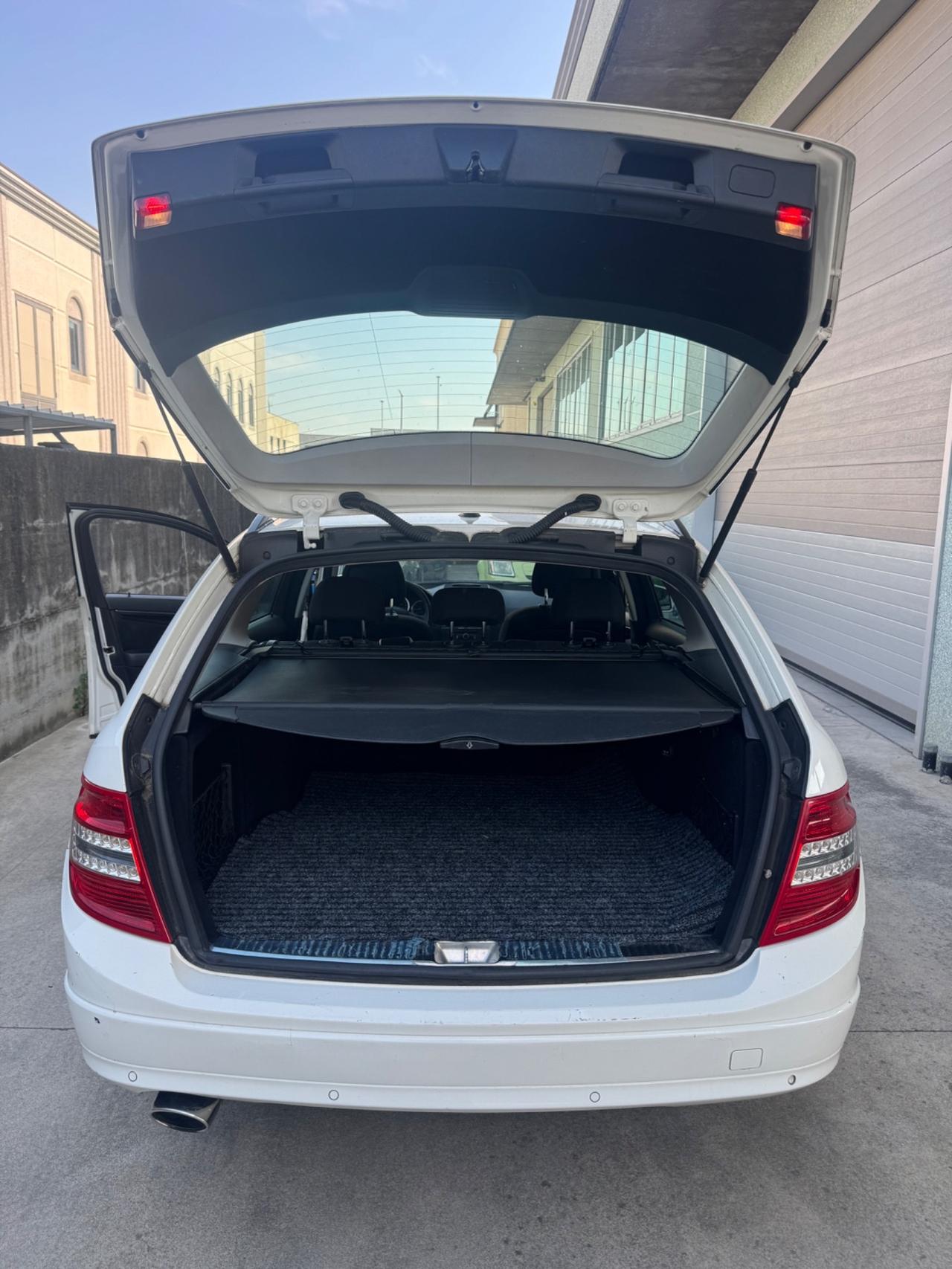 Mercedes-benz C 220 CDI S.W. BlueEFFICIENCY Executive