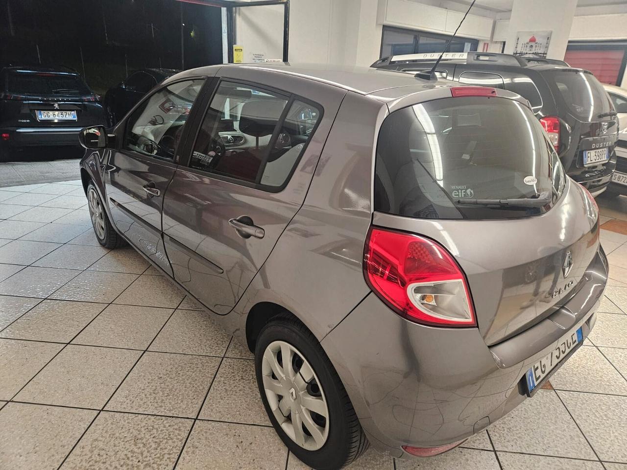 Renault Clio 5p 1.2 benz 2011 NEOPATENTATI