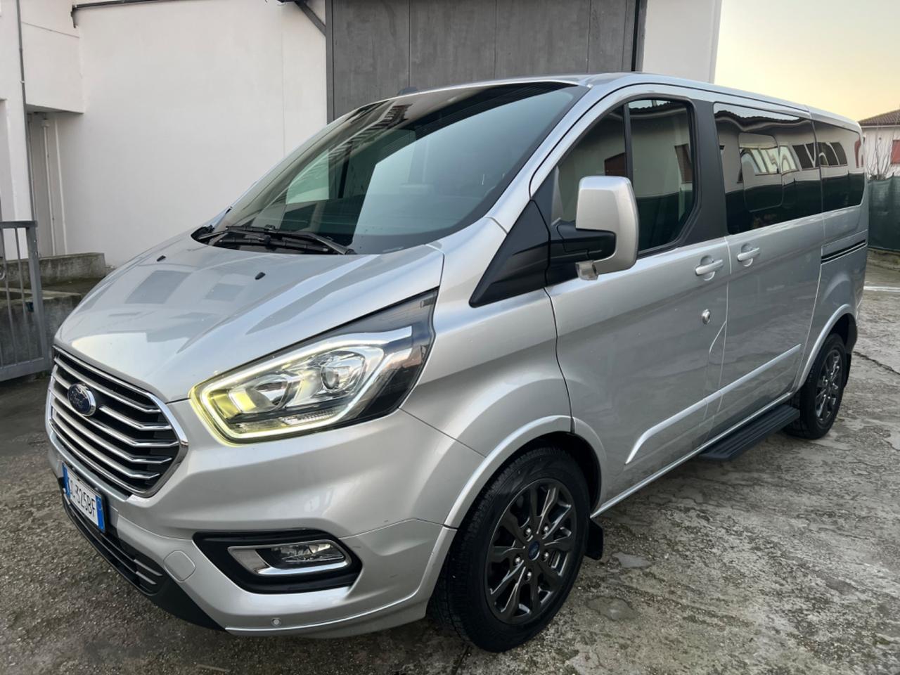FORD TOURNEO CUSTOM 2.0 DIESEL IBRIDO 8 POSTI UNICO PROPRIETARIO PERFETTO