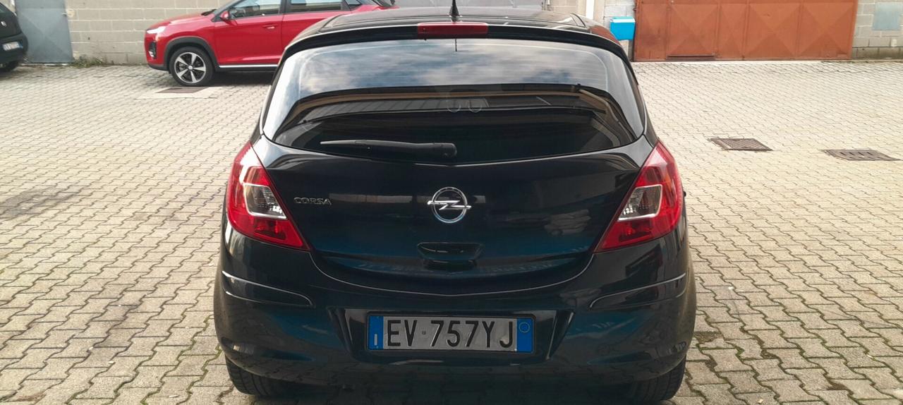 Opel Corsa 1.2 16V 5 porte Cosmo Edition