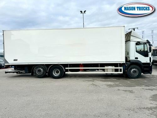 IVECO STRALIS 360, cassa isotermica con sponda retrattile, 2015, km 450.000