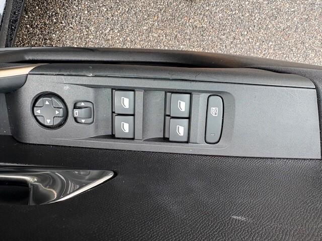 Lancia Ypsilon Hybrid e-DCT