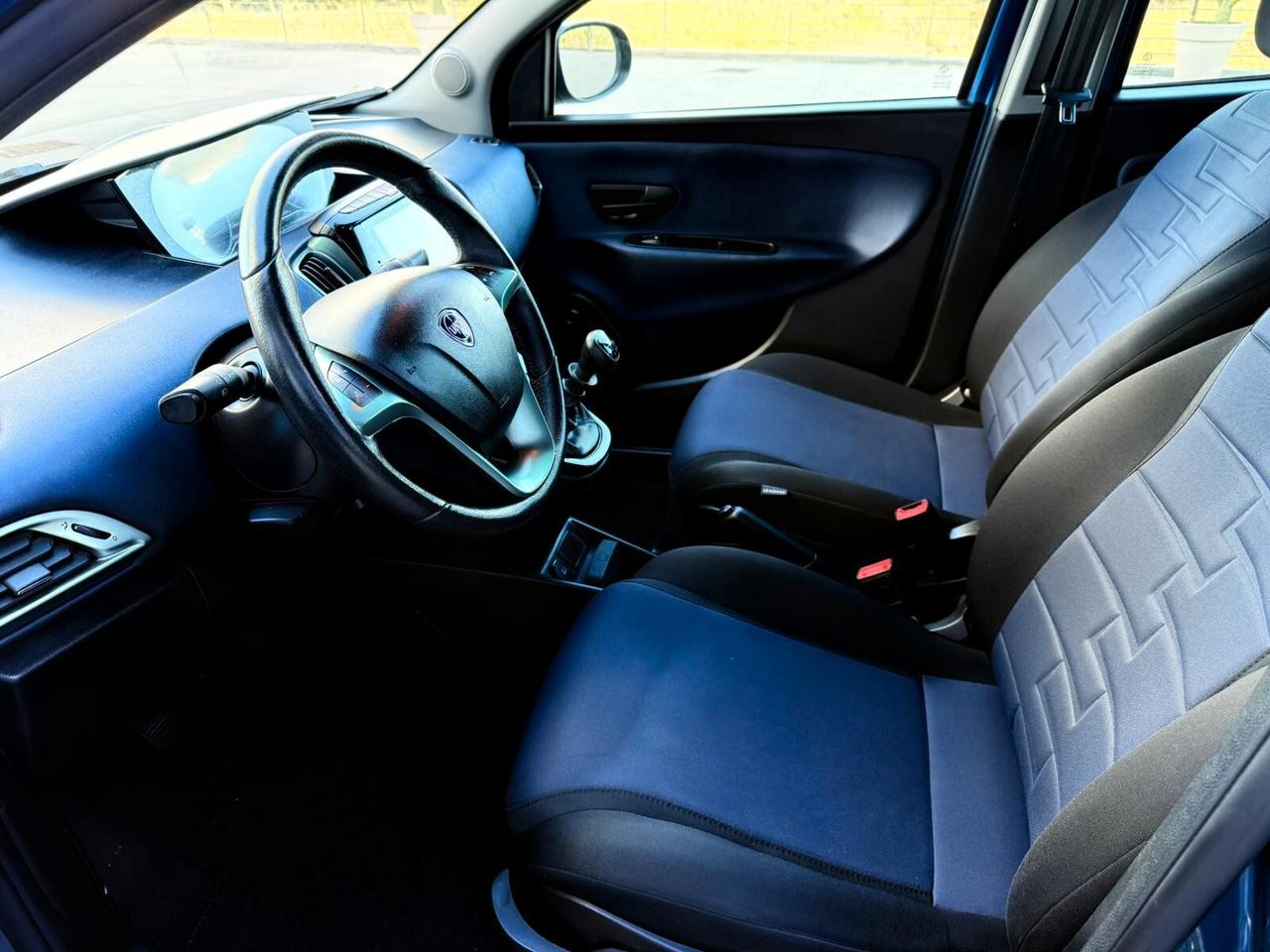 Lancia Ypsilon 1.0 FireFly 5 porte S&S Hybrid Gold Plus