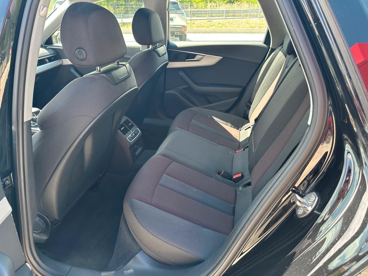 Audi A4 Avant 35 TDI 163 CV S tronic S line