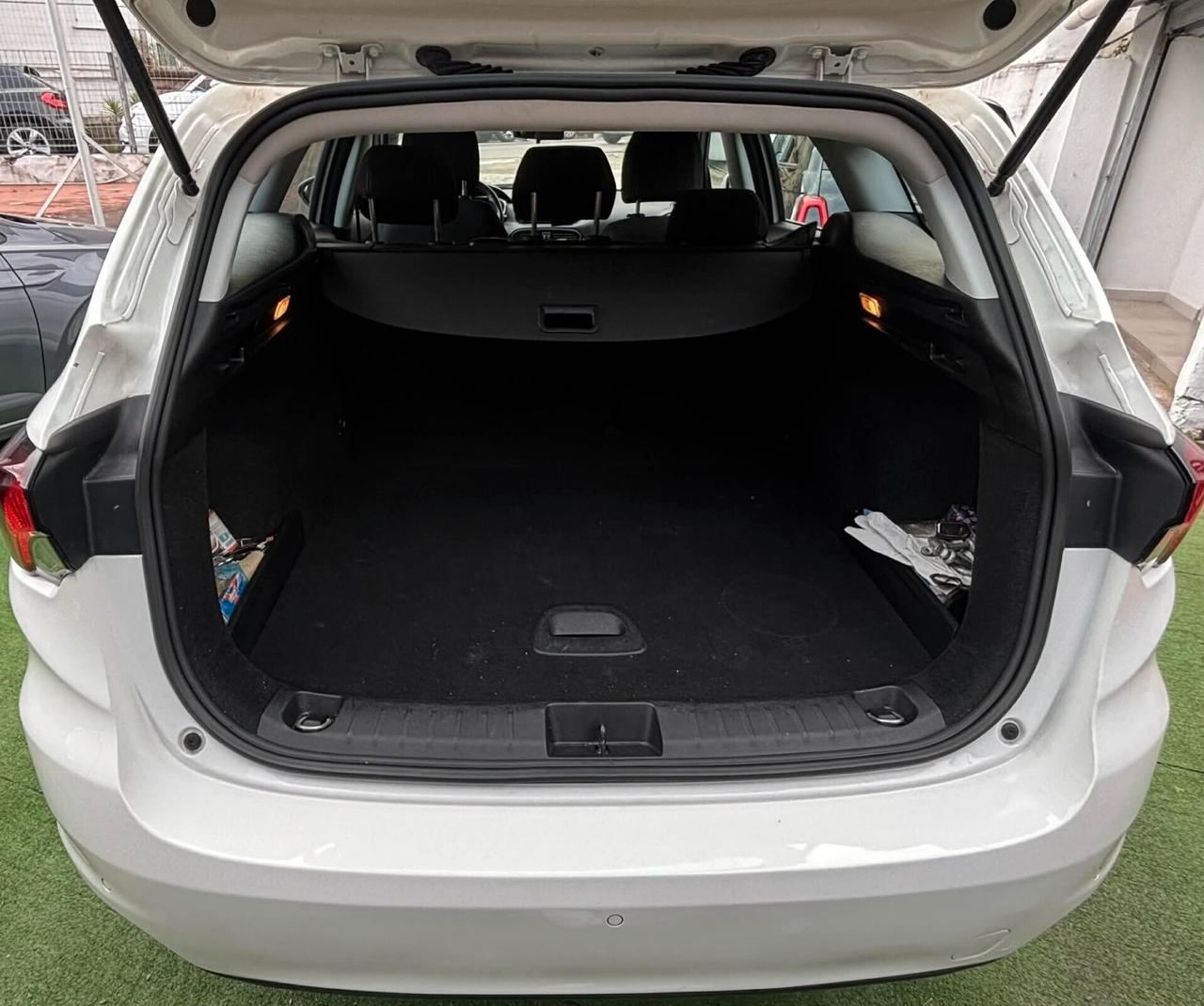 Fiat Tipo 1.6 Mjt S&S SW Lounge