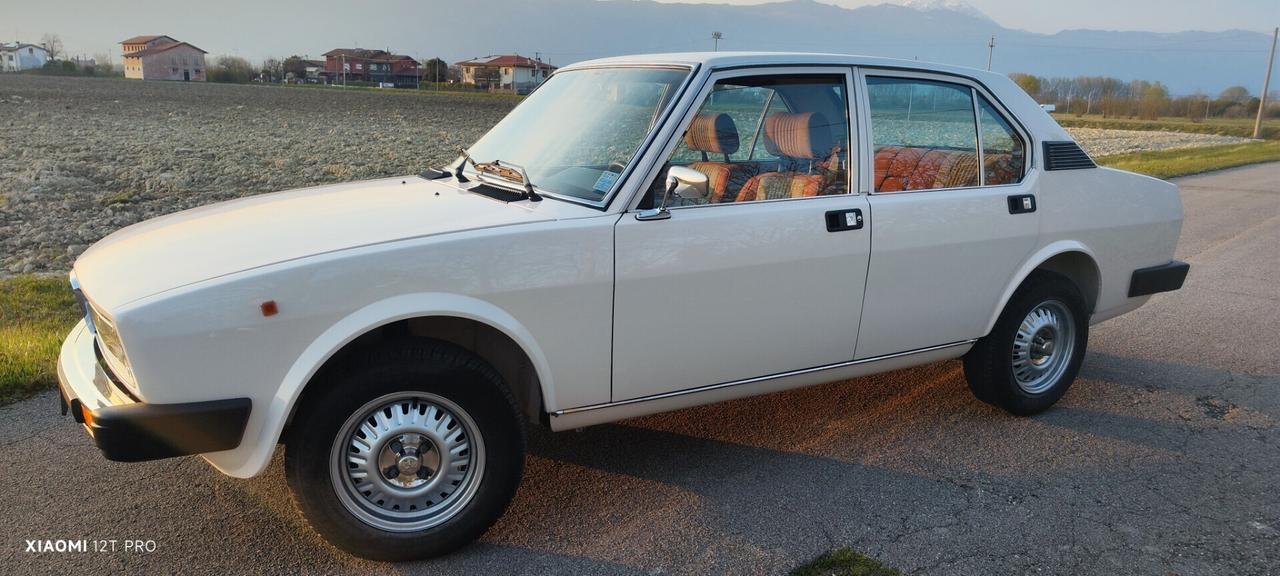 Alfa Romeo Alfetta 2.0 122cv (12.569km ORIG.)