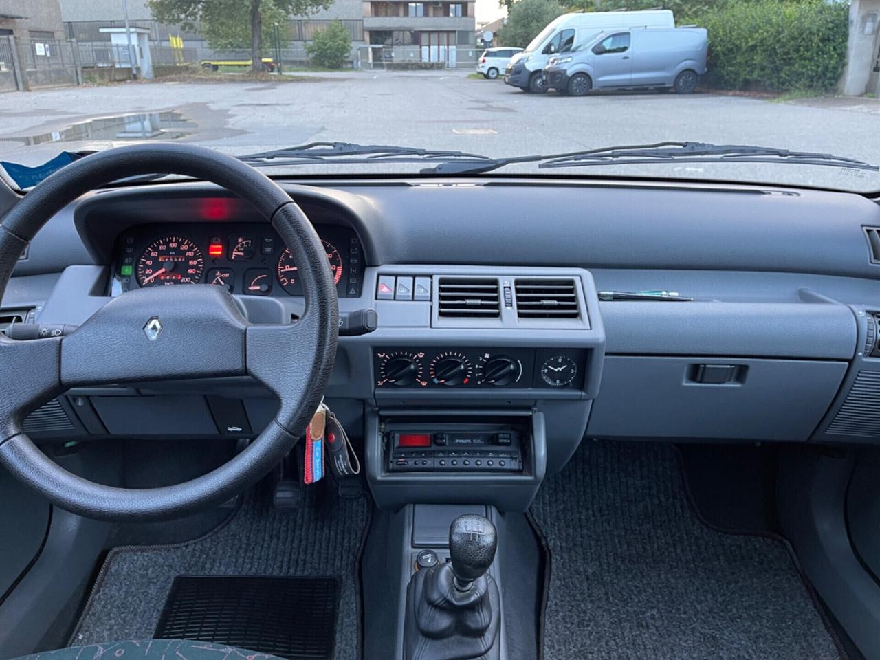 Renault Clio 1.2i cat 5p Oasis impecabile uni prop