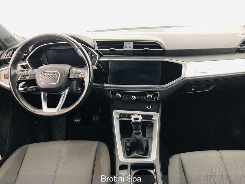 Audi Q3 35 TFSI Business Advanced