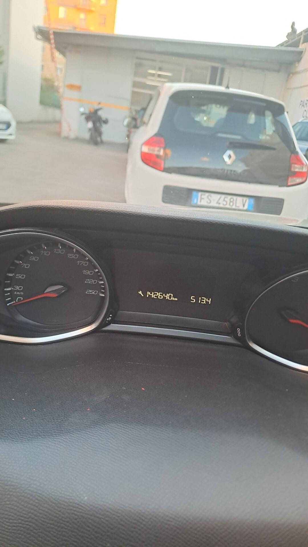 PEUGEOT 308 1.5 BlueHDi 130cv