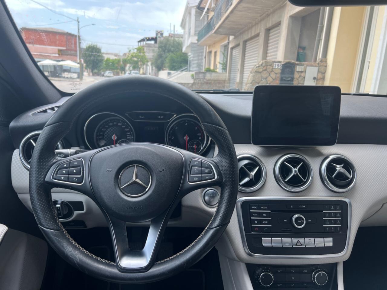 Mercedes-benz A 180 d Premium