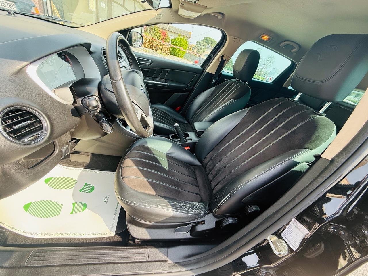 Lancia Delta 1.6 MJT DPF Gold