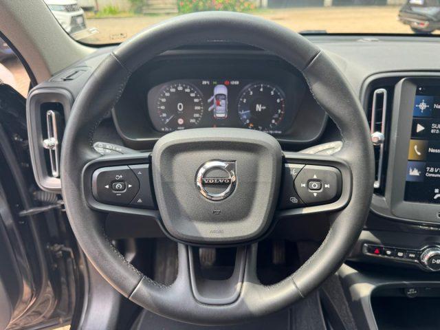 VOLVO XC40 T2 Momentum Core