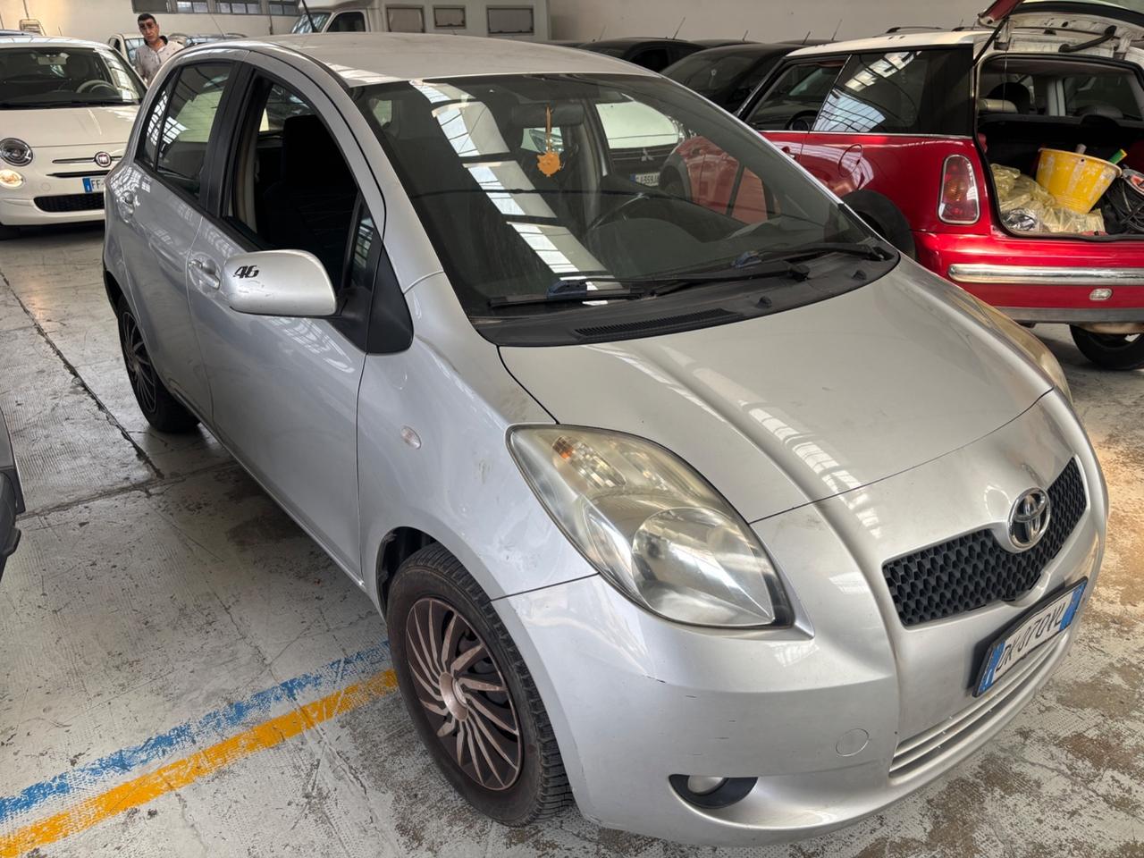 Toyota Yaris 1.0 5 porte Sol
