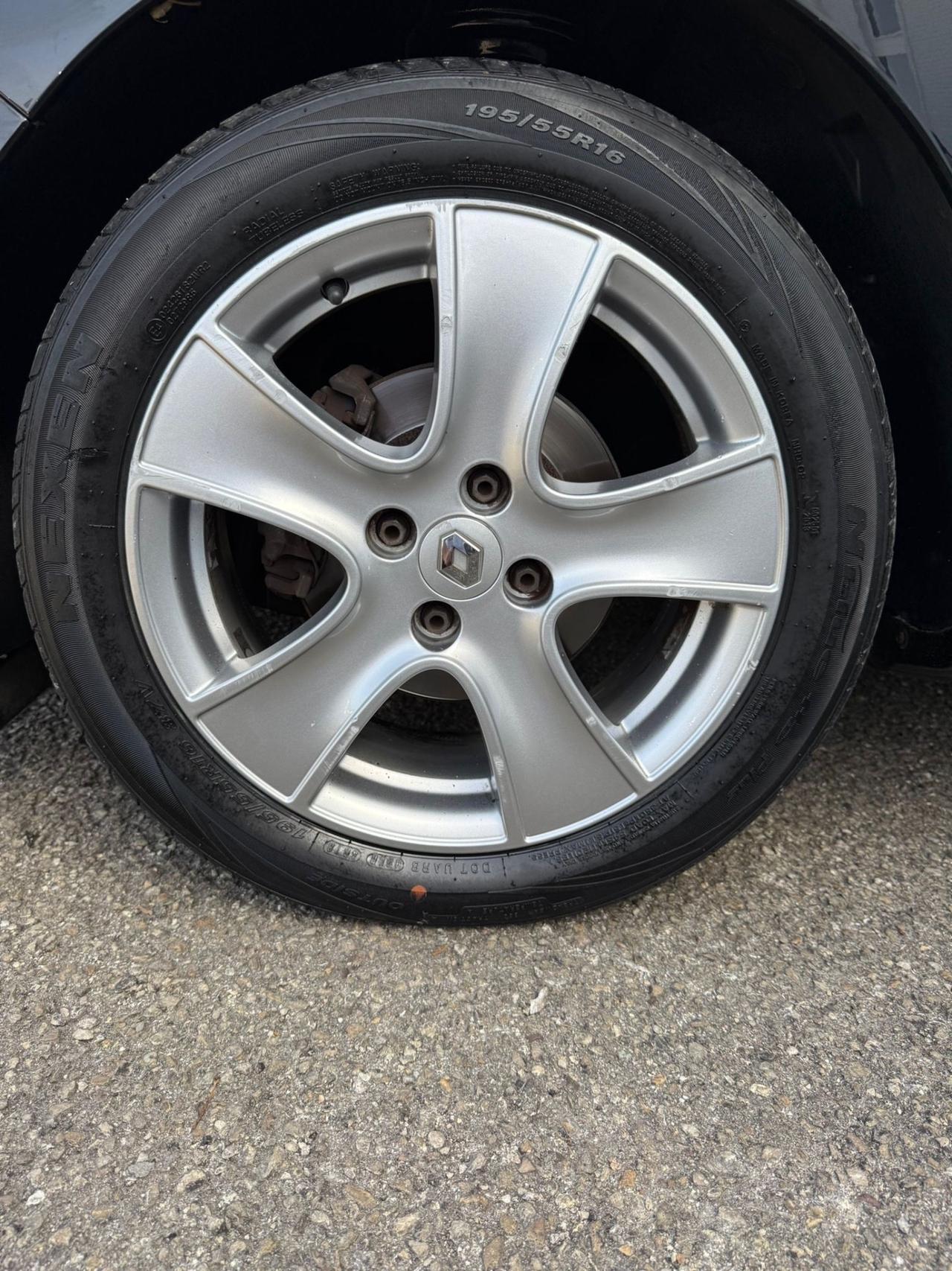 Renault New Clio 1.5 - NEOPATENTATI- UNICO PROPRIETARIO
