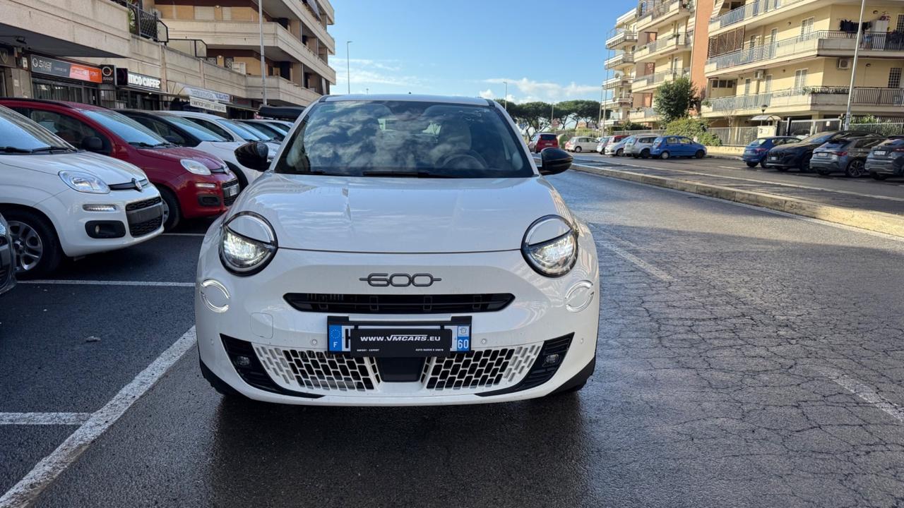 Fiat 600 Hybrid 110 CV DCT MHEV La Prima LED PELLE KAMERA CERCHI 18 PDC SEDILI ELETTRICI RISCALDATI