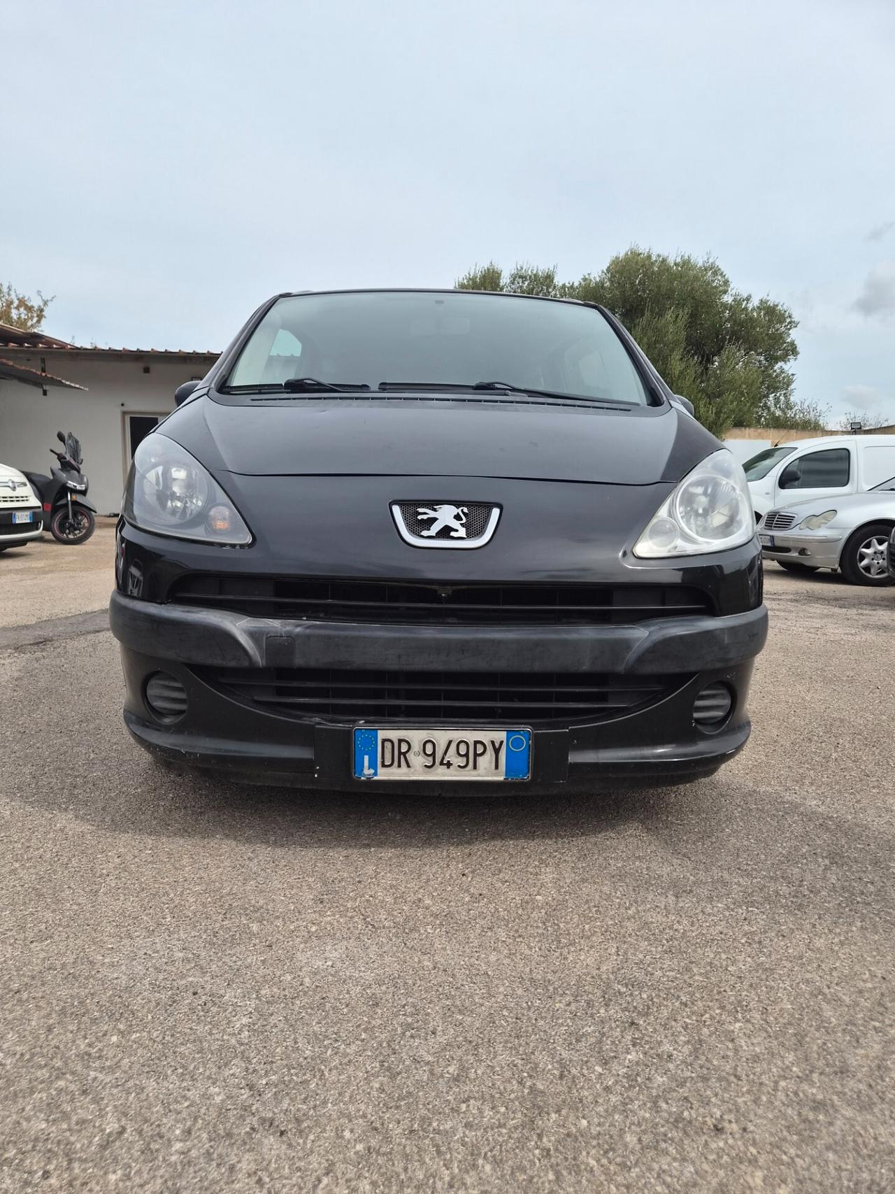 Peugeot 1007 1.4 Happy BENZINA GPL UNIPRO 150MILAKM